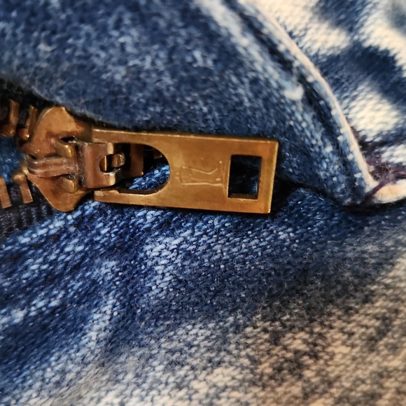 Vintage Wrangler acid wash distressed jean shorts - Picture 4 of 8